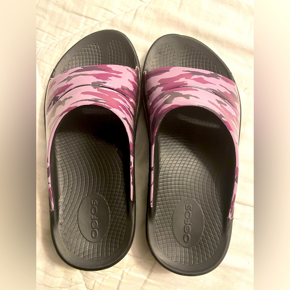 Womens OOFOS Sandals size 7